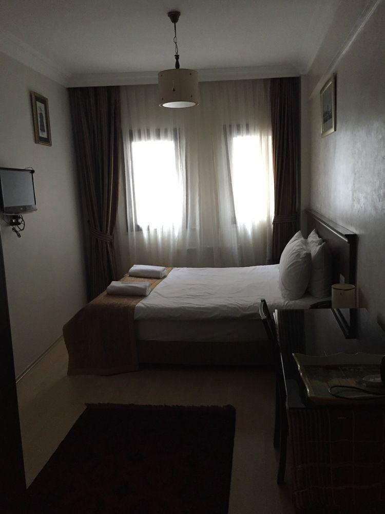 Elisa Hotel Истанбул Екстериор снимка