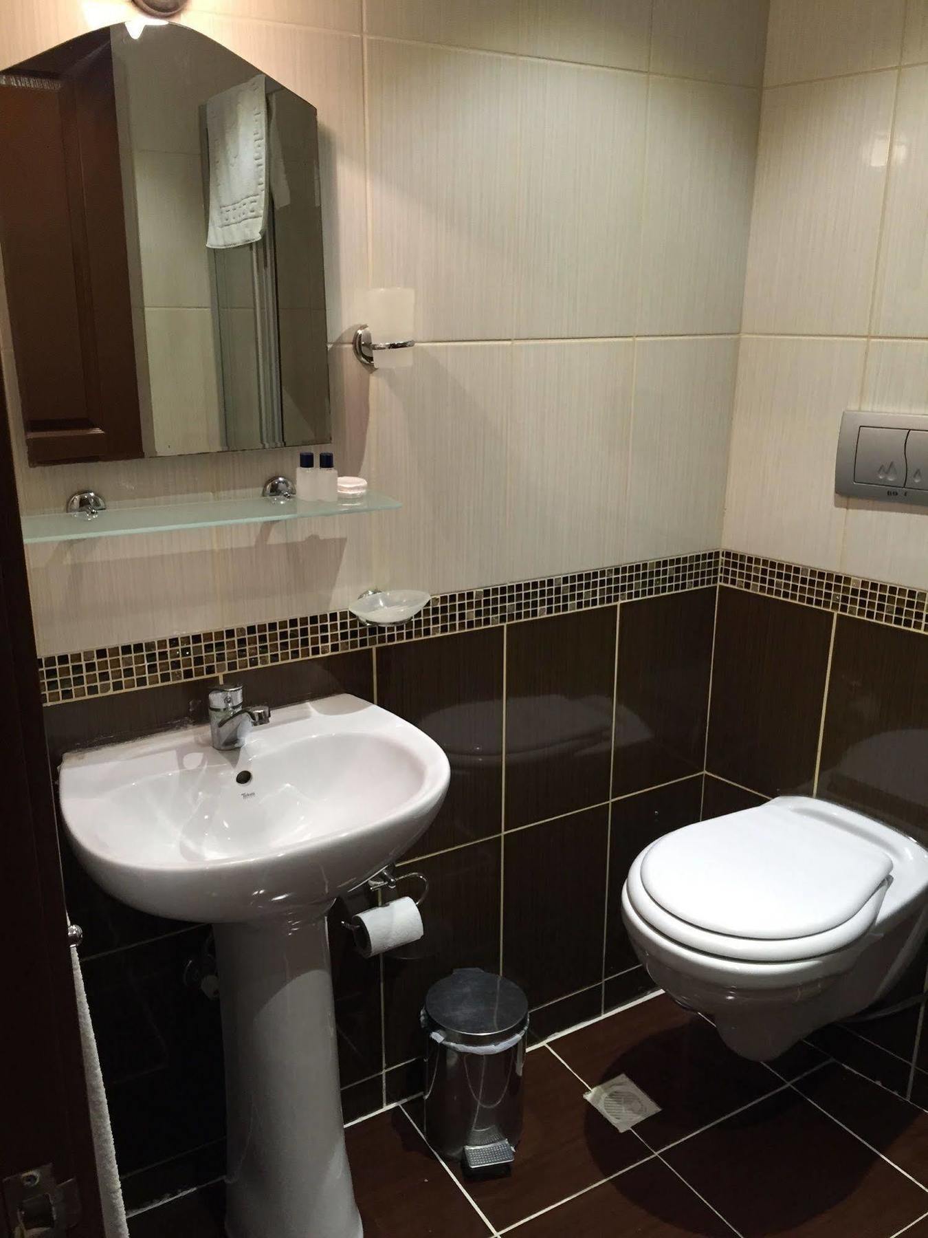 Elisa Hotel Истанбул Екстериор снимка